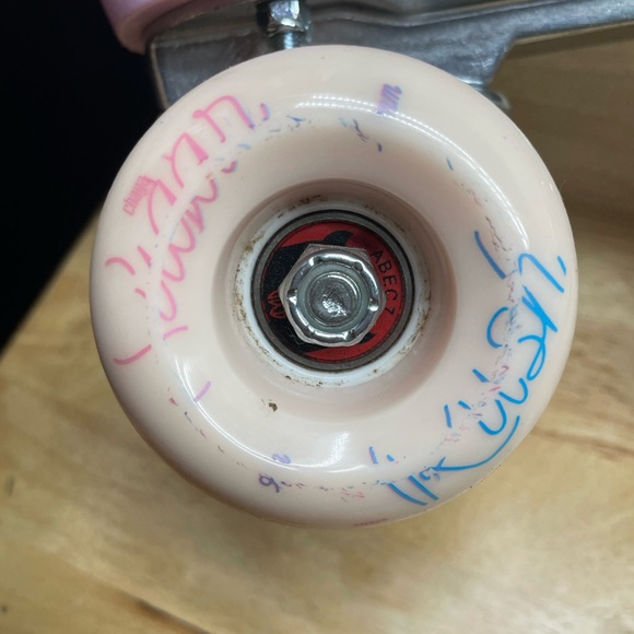 Chaya Melrose Deluxe Pastel Roller Skates - Picture 9 of 13